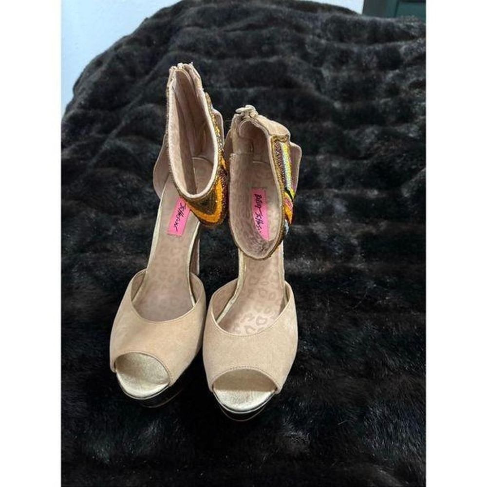 BETSEY JOHNSON Nude Multi IREEN Beige TRIBAL Beads Platform Heels Shoes 7